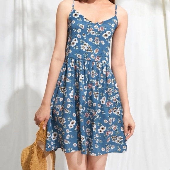 ROMWE Dresses & Skirts - Boho blue floral sleeveless spaghetti strap cami flared dress.